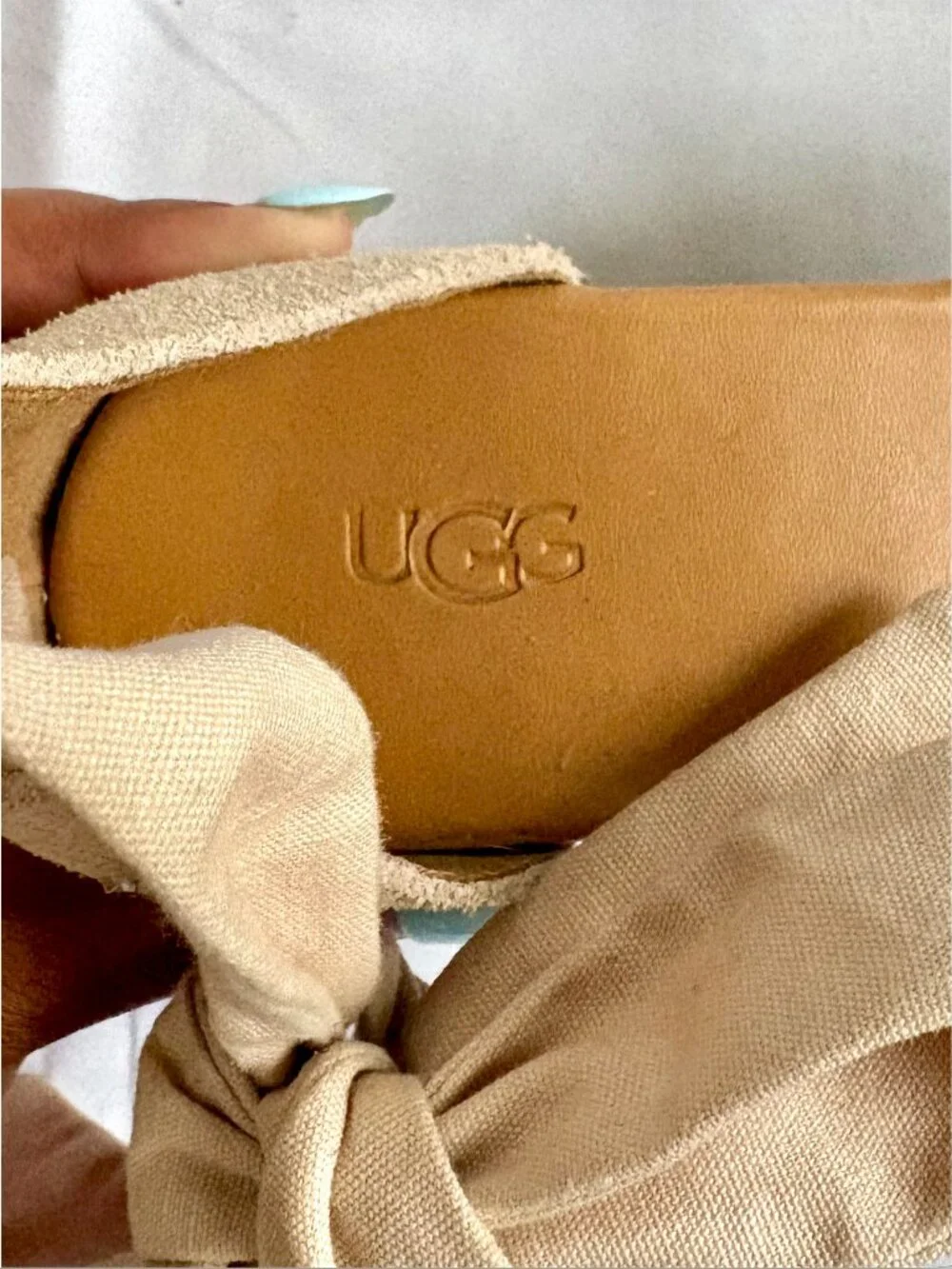 UGG 